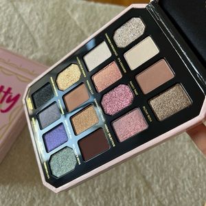 Brand new Too Faced eyeshadow palette